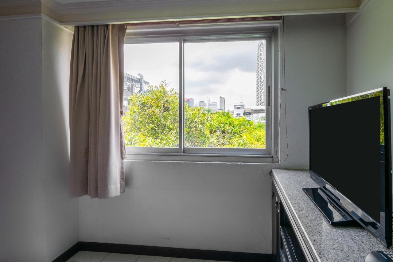 Oyo 1042 Boon'S Residence Bangkok Luaran gambar