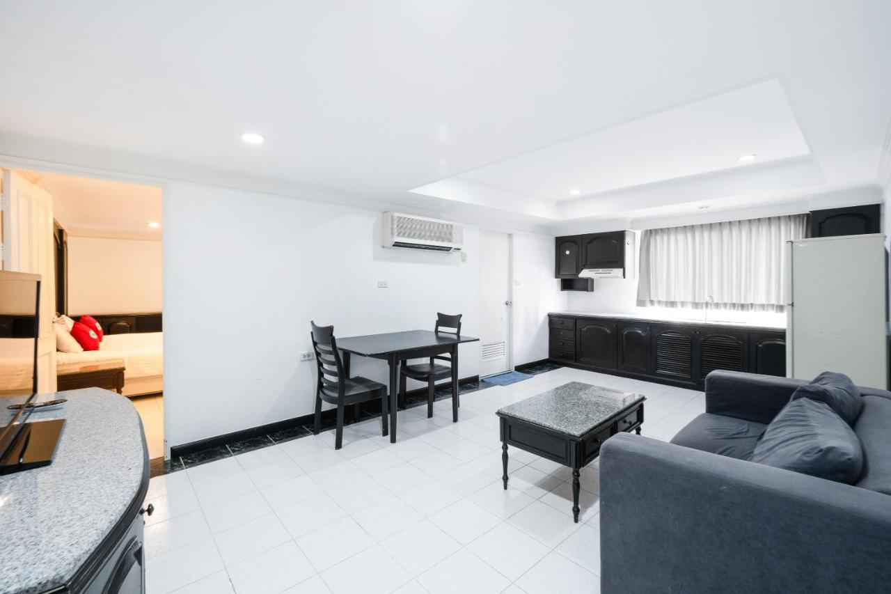 Oyo 1042 Boon'S Residence Bangkok Luaran gambar