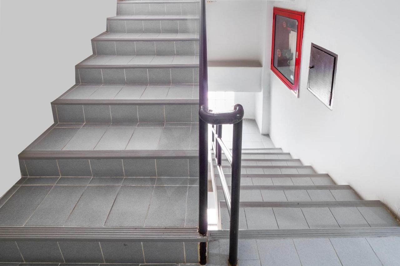 Oyo 1042 Boon'S Residence Bangkok Luaran gambar