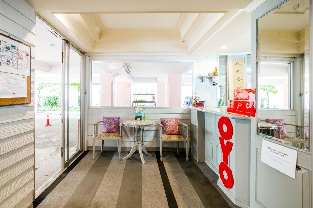 Oyo 1042 Boon'S Residence Bangkok Luaran gambar