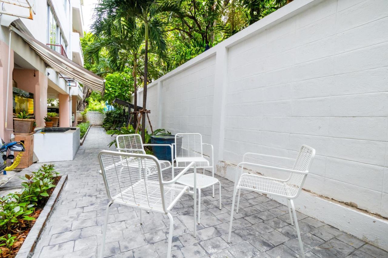 Oyo 1042 Boon'S Residence Bangkok Luaran gambar