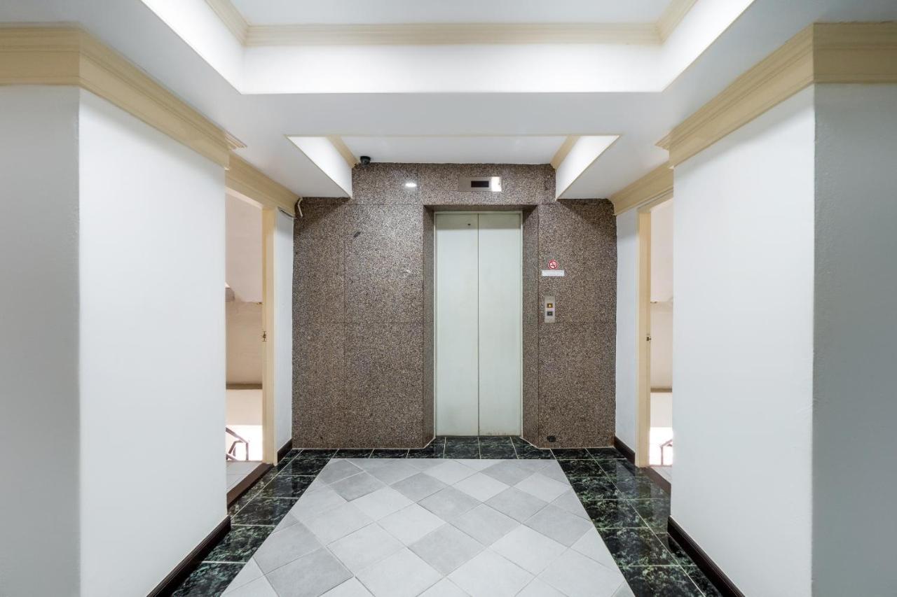 Oyo 1042 Boon'S Residence Bangkok Luaran gambar