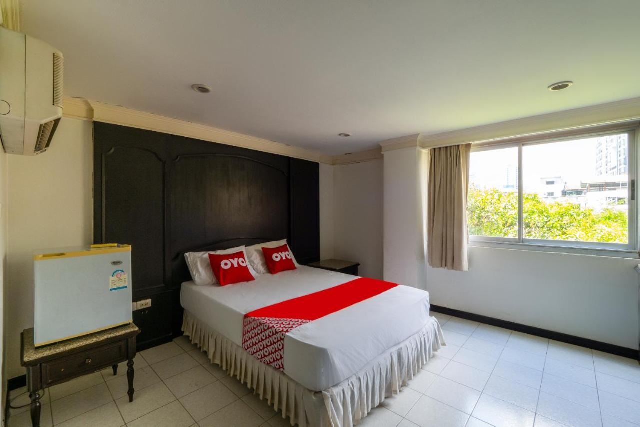 Oyo 1042 Boon'S Residence Bangkok Luaran gambar
