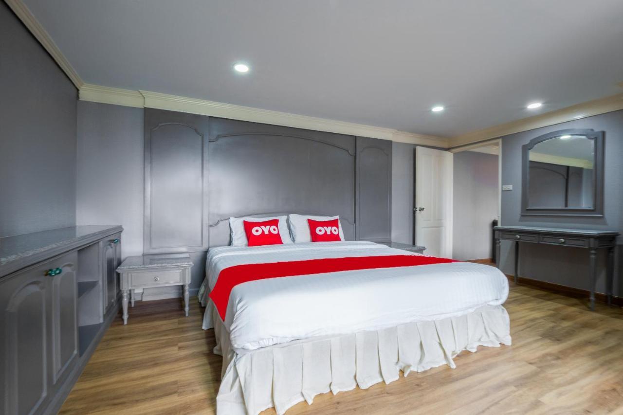 Oyo 1042 Boon'S Residence Bangkok Luaran gambar